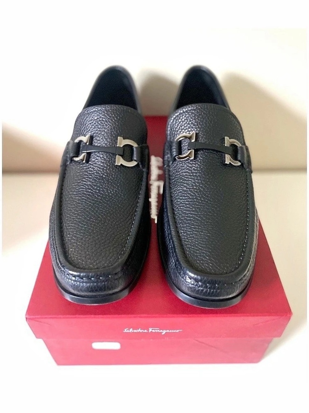Salvatore Ferragamo Grandioso Gancini Black Pebbled Leather Loafers Size 10